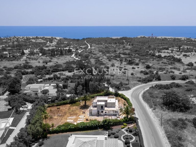 Villa for Sale in Carvoeiro, Algarve 18