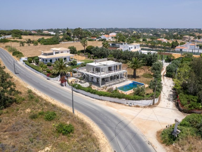 Villa for Sale in Carvoeiro, Algarve 26