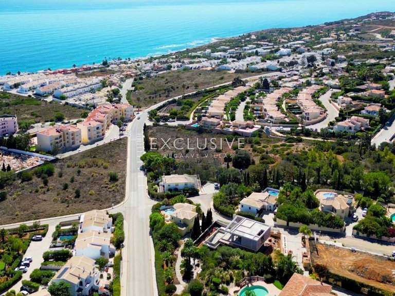 Villa for Sale in Praia Da Luz, Algarve 14