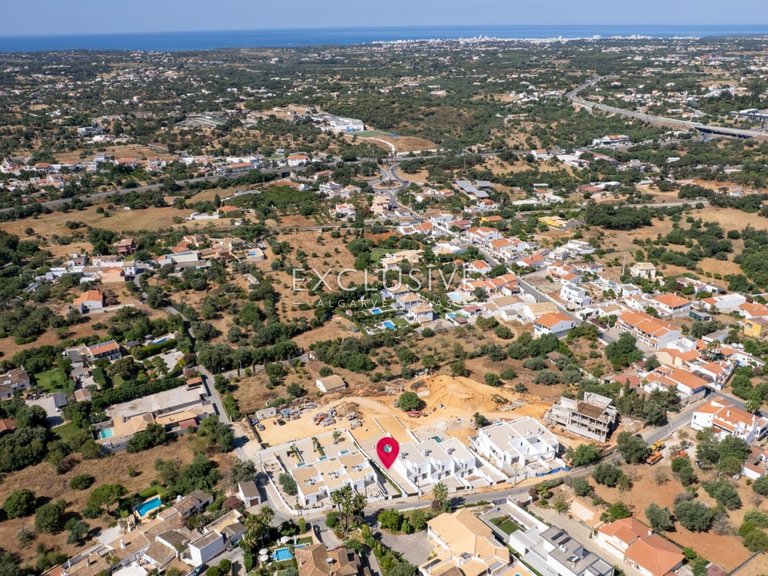 Villa for Sale in Almancil, Algarve 34