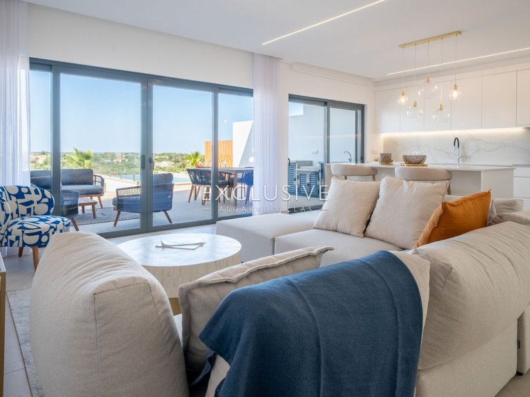 Villa for Sale in Almancil, Algarve 7