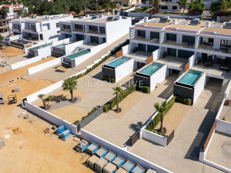 Villa for Sale in Almancil, Algarve 3