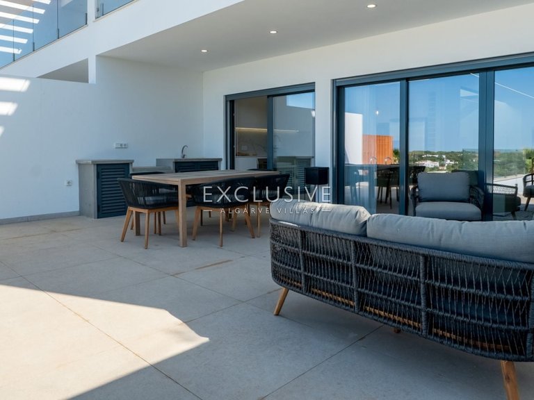 Villa for Sale in Almancil, Algarve 10