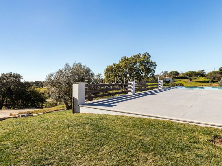 Villa for Sale in Porches, Algarve 29