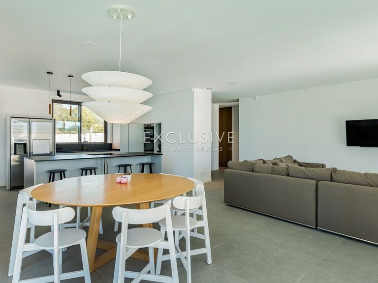 Villa for Sale in Porches, Algarve 8
