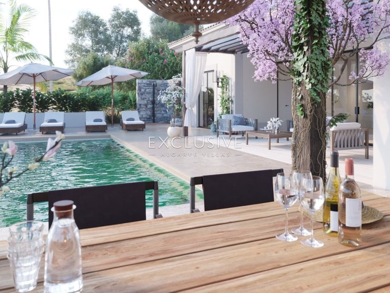 Villa for Sale in Carvoeiro, Algarve 11