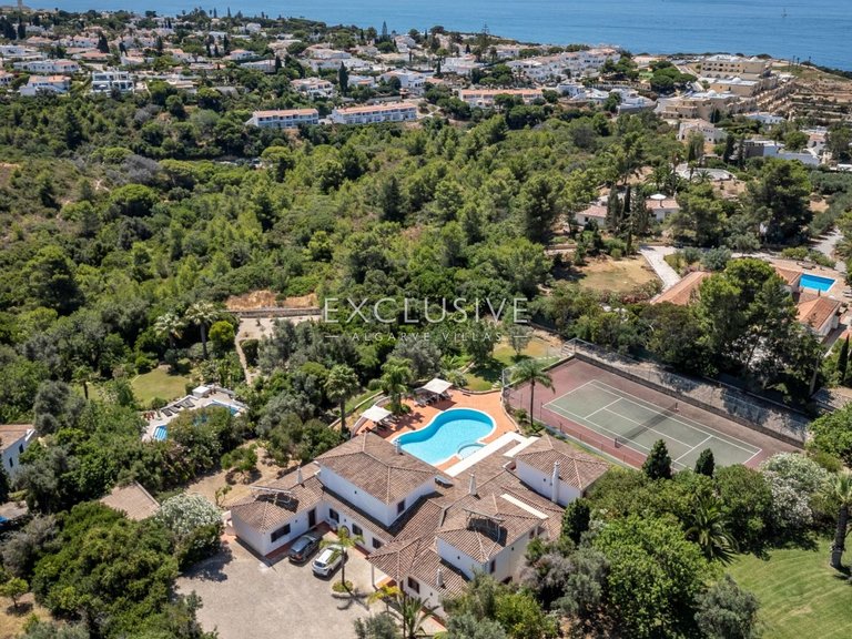 Villa for Sale in Carvoeiro, Algarve 45