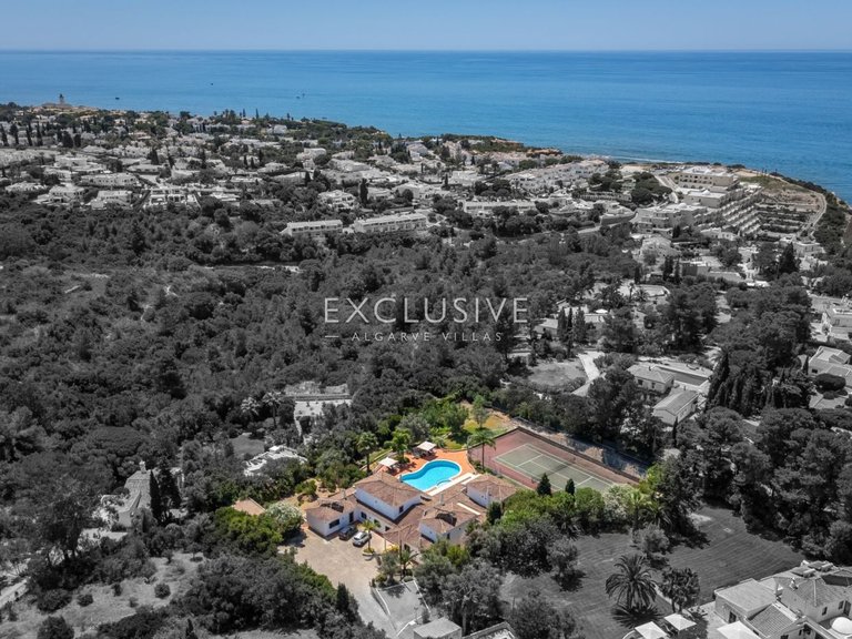 Villa for Sale in Carvoeiro, Algarve 4