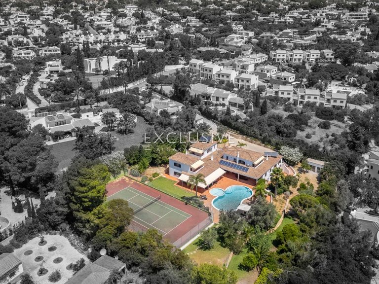 Villa for Sale in Carvoeiro, Algarve 46