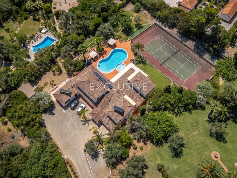 Villa for Sale in Carvoeiro, Algarve 3