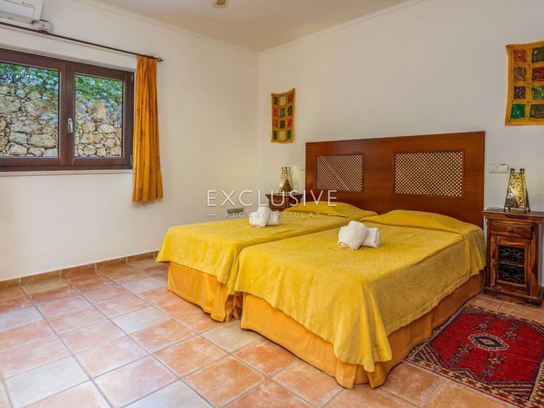 Villa for Sale in Carvoeiro, Algarve 8
