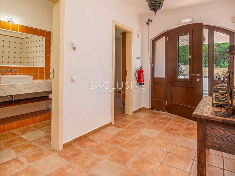 Villa for Sale in Carvoeiro, Algarve 6