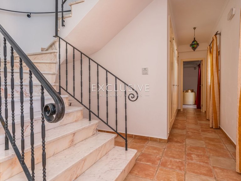 Villa for Sale in Carvoeiro, Algarve 15