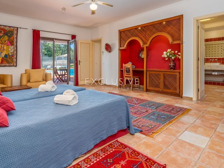 Villa for Sale in Carvoeiro, Algarve 18