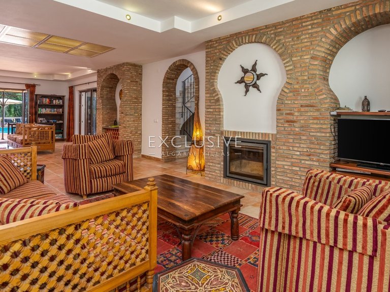 Villa for Sale in Carvoeiro, Algarve 25