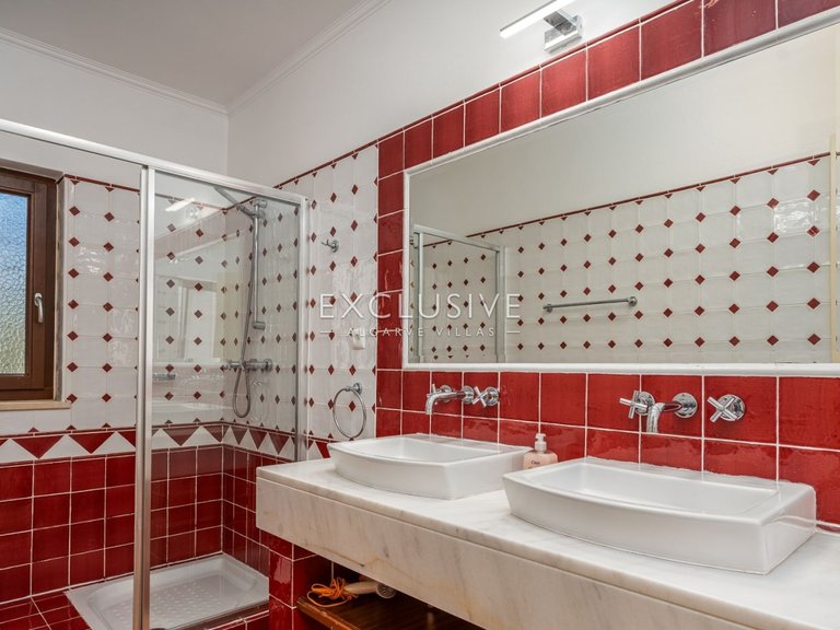 Villa for Sale in Carvoeiro, Algarve 35