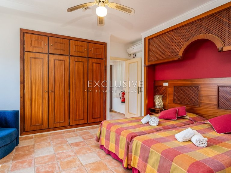 Villa for Sale in Carvoeiro, Algarve 34