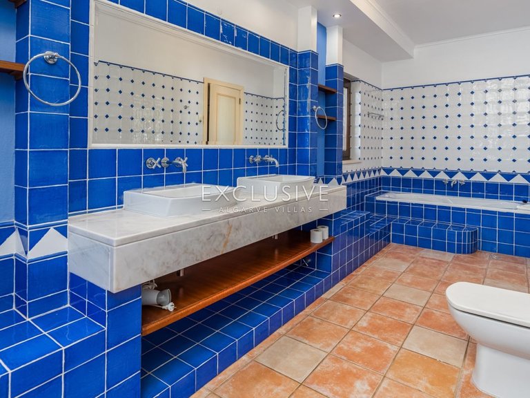 Villa for Sale in Carvoeiro, Algarve 37