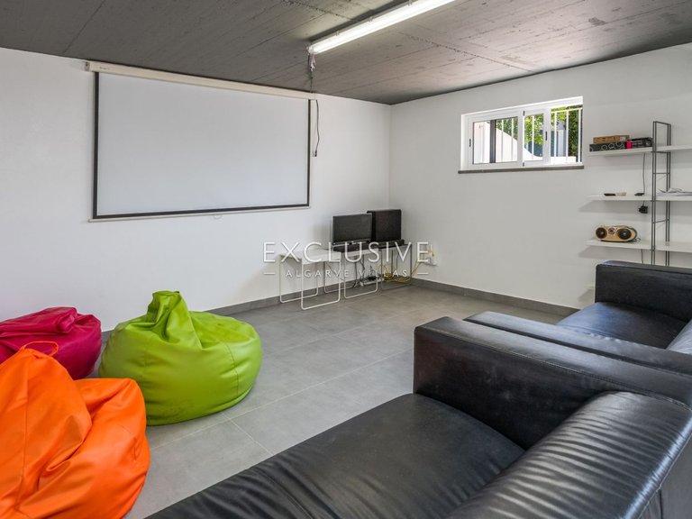 Villa for Sale in Carvoeiro, Algarve 40