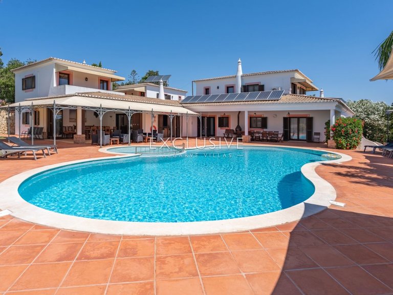 Villa for Sale in Carvoeiro, Algarve 2