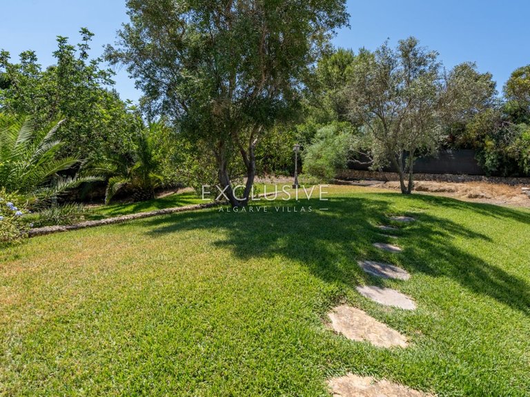 Villa for Sale in Carvoeiro, Algarve 43