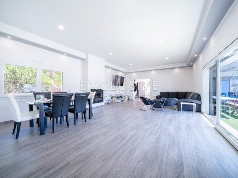 Villa for Sale in Alvor, Algarve 6