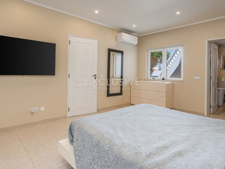 Villa for Sale in Lagos, Algarve 22