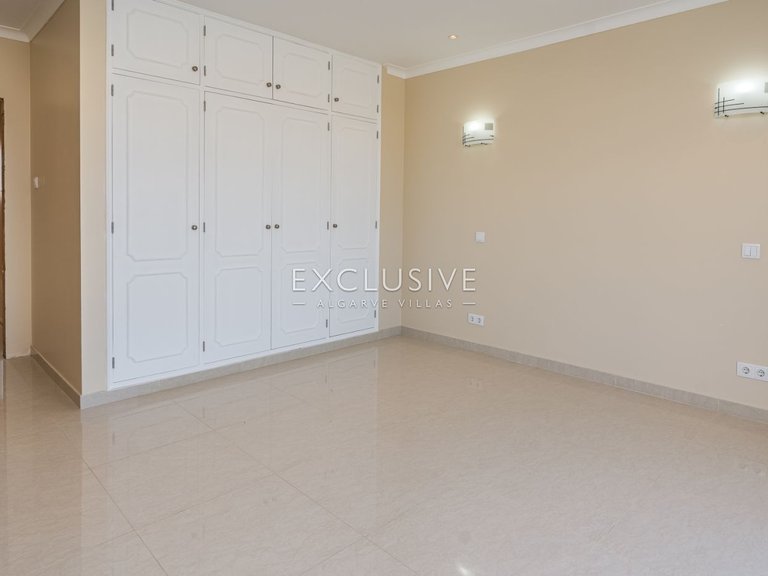 Villa for Sale in Lagos, Algarve 13