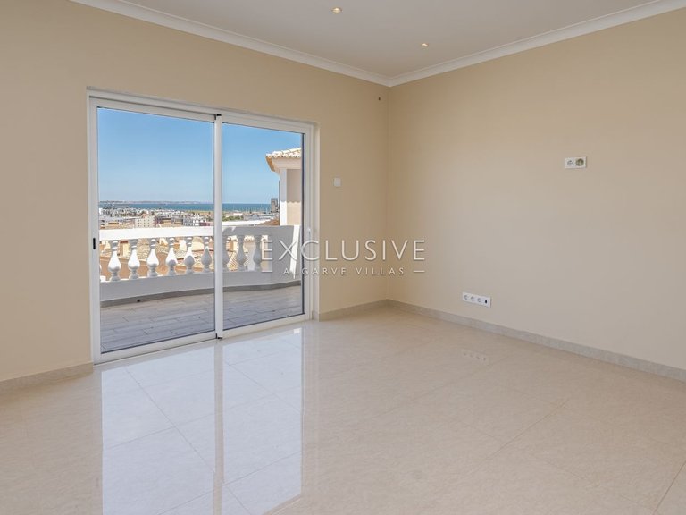 Villa for Sale in Lagos, Algarve 12