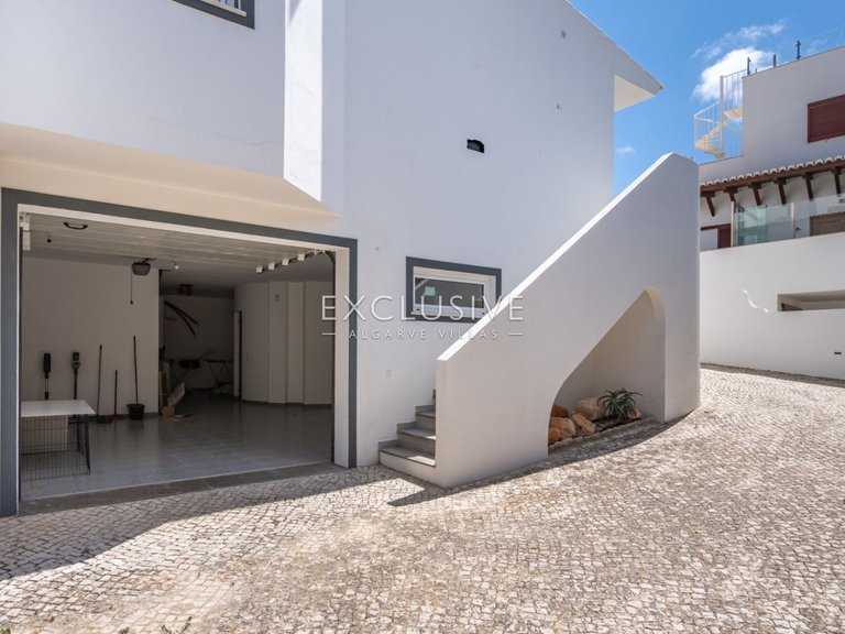 Villa for Sale in Lagos, Algarve 25