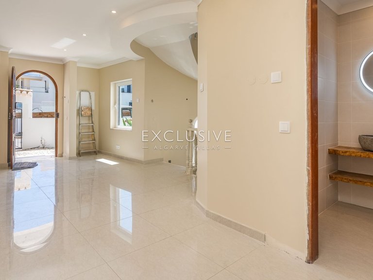 Villa for Sale in Lagos, Algarve 2