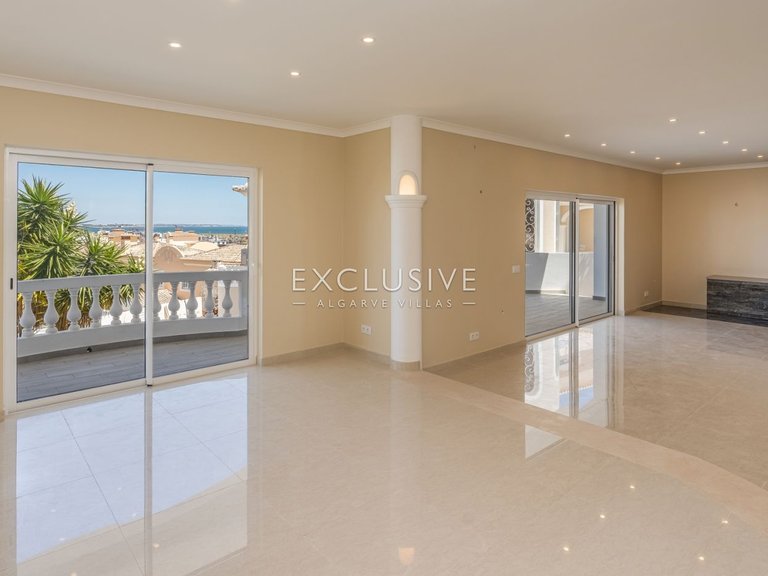 Villa for Sale in Lagos, Algarve 3