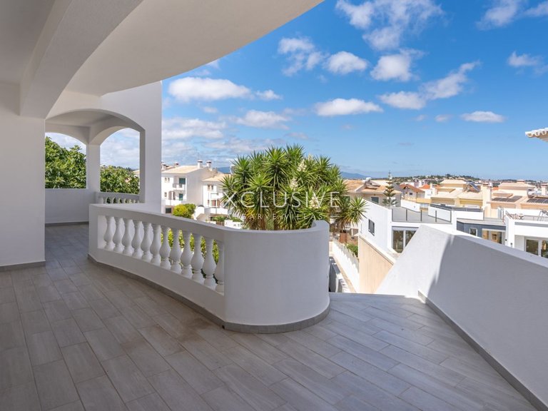 Villa for Sale in Lagos, Algarve 5