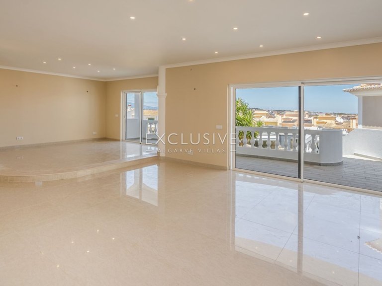 Villa for Sale in Lagos, Algarve 4