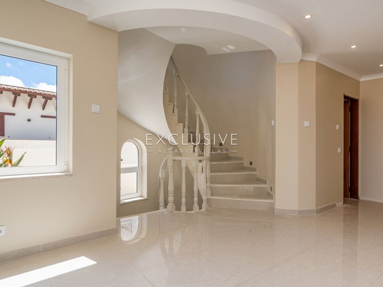 Villa for Sale in Lagos, Algarve 8