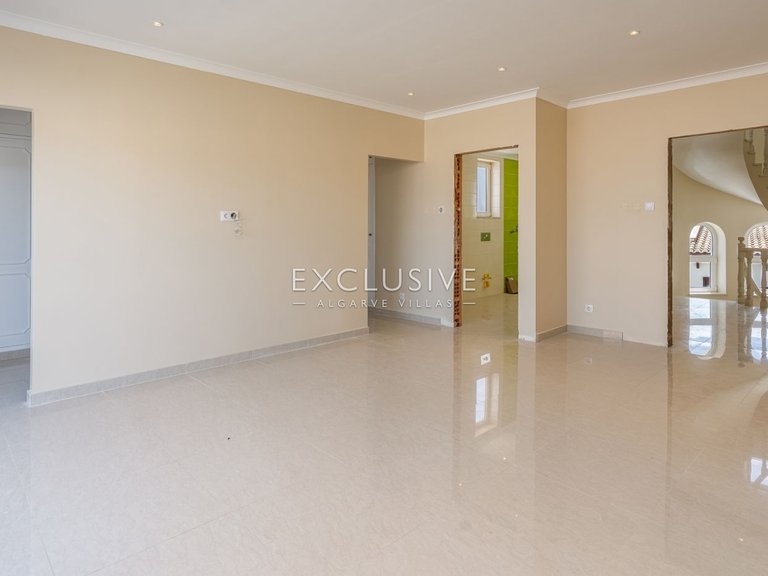 Villa for Sale in Lagos, Algarve 9