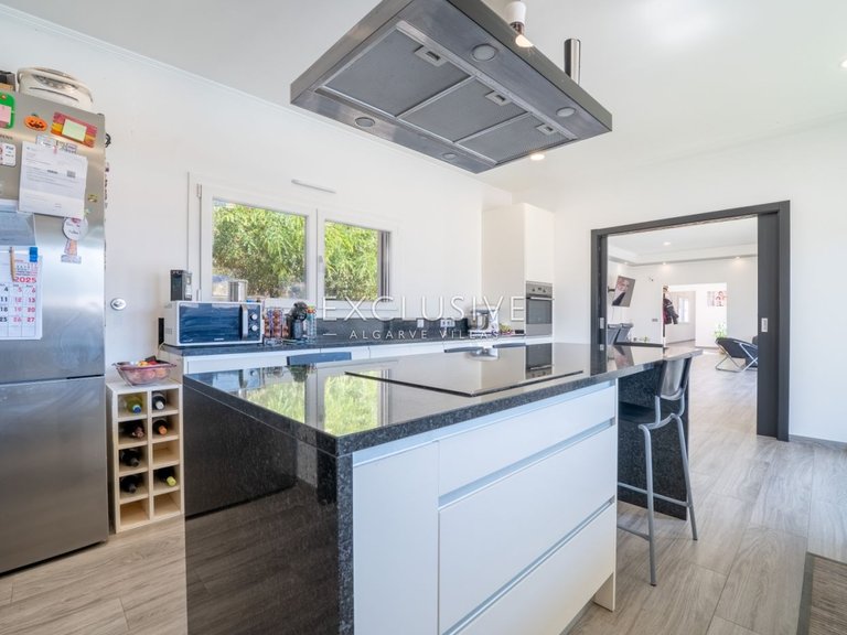 Villa for Sale in Alvor, Algarve 5