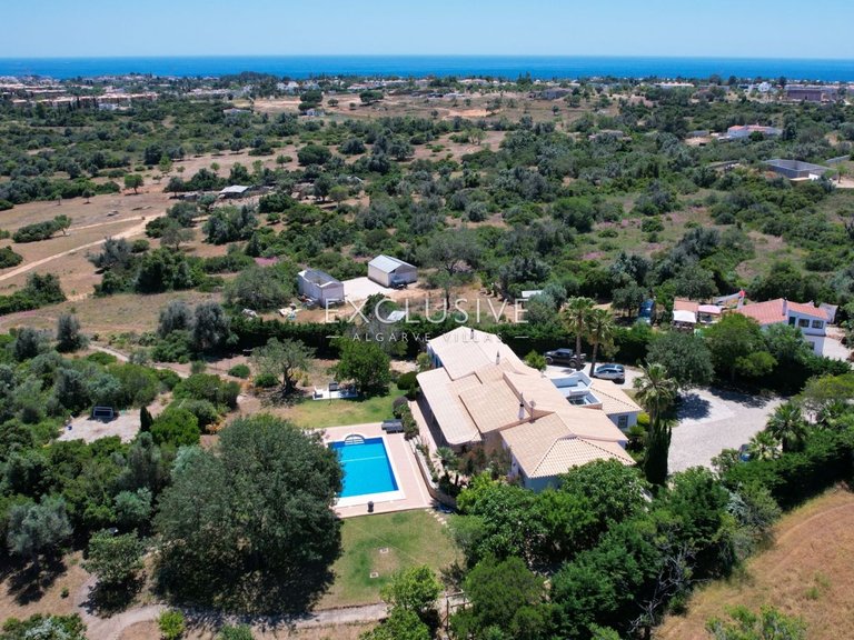 Villa for Sale in Carvoeiro, Algarve 6