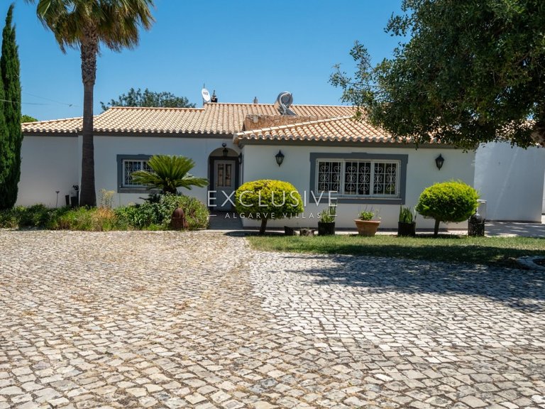 Villa for Sale in Carvoeiro, Algarve 35