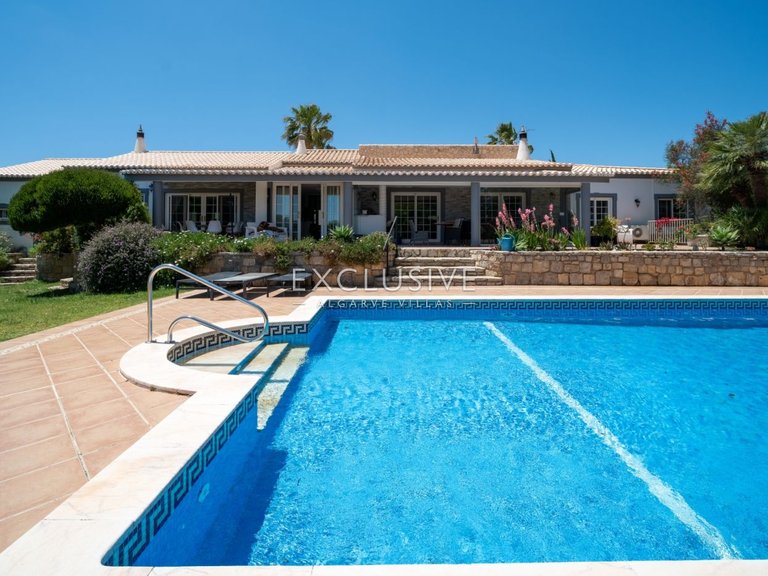 Villa for Sale in Carvoeiro, Algarve 2
