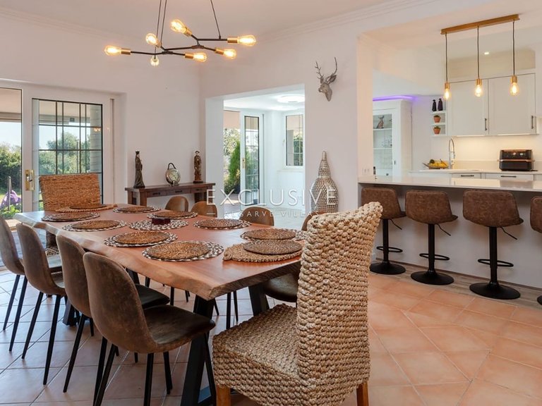 Villa for Sale in Carvoeiro, Algarve 13