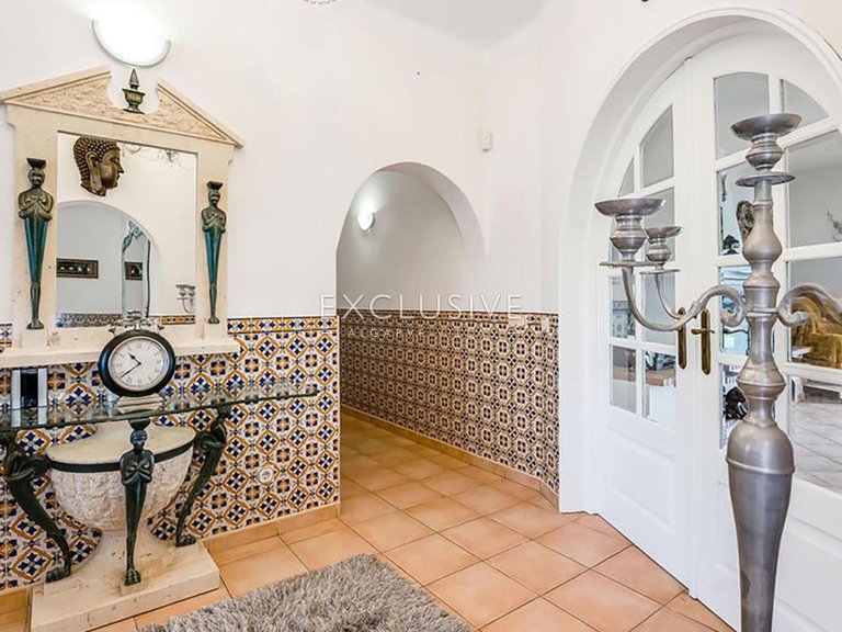 Villa for Sale in Carvoeiro, Algarve 9