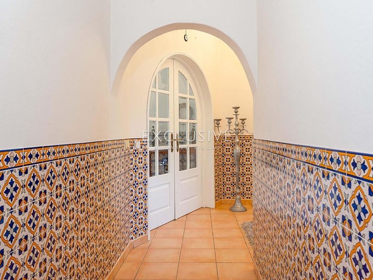 Villa for Sale in Carvoeiro, Algarve 10