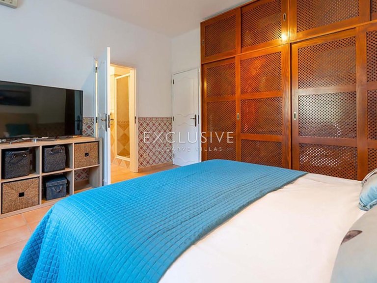 Villa for Sale in Carvoeiro, Algarve 22