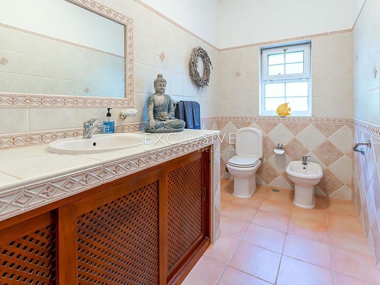 Villa for Sale in Carvoeiro, Algarve 25