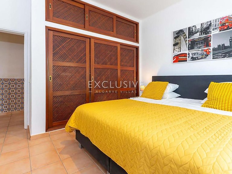 Villa for Sale in Carvoeiro, Algarve 23