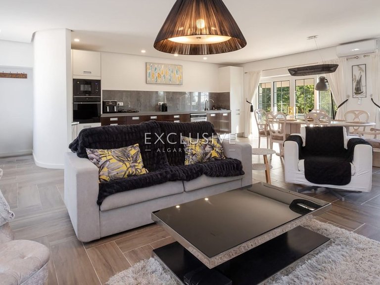 Villa for Sale in Carvoeiro, Algarve 29