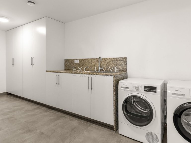 Villa for Sale in Praia Da Luz, Algarve 26