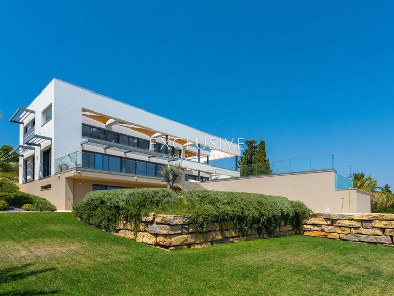 Villa for Sale in Praia Da Luz, Algarve 28