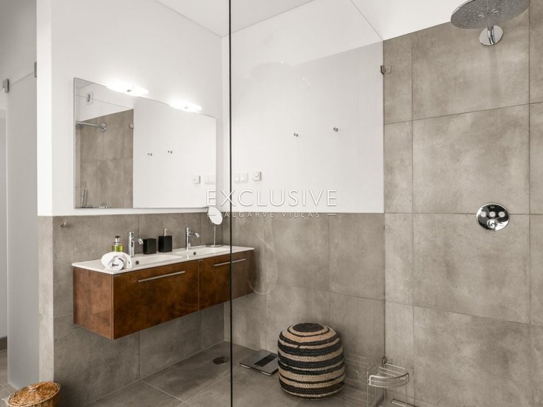 Villa for Sale in Praia Da Luz, Algarve 13